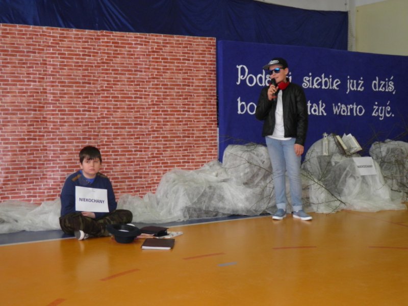 Przedstawienie "Niekochany"